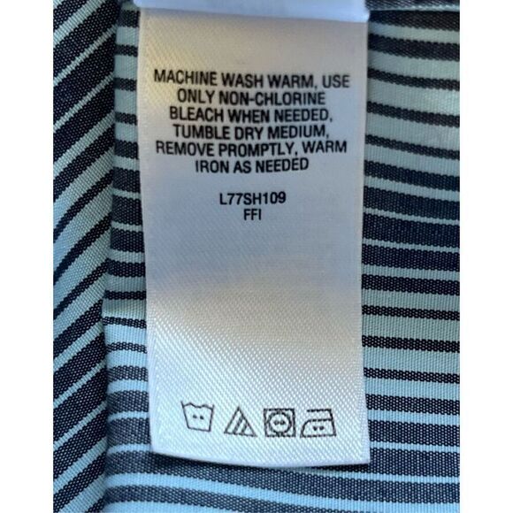Cabela’s Women’s Blue Striped Button Up Shirt   Size L   EUC - Picture 4 of 4